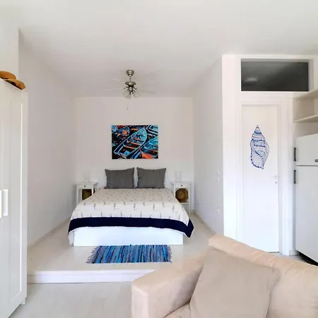 Appartement Chic Greek Hideaway, Your Stylish Retreat *