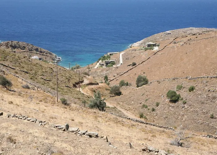 דירה Chic Greek Hideaway, Your Stylish Retreat *